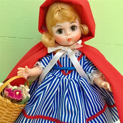 Femme Fatale 10" doll - Item 48345. . Madame alexander dolls value 1970s